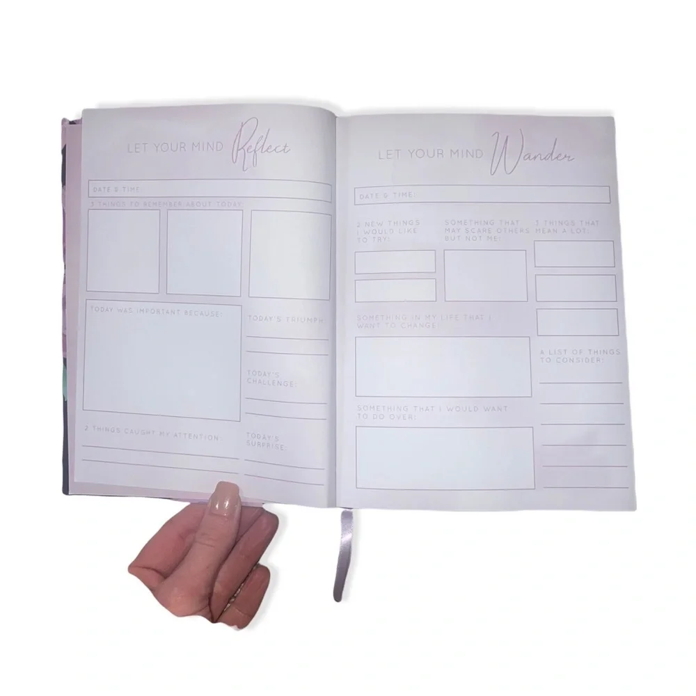 KATE WINDGATE DESIGNS Focus on Mindfulness A Guided Journal with 368 Pages NWT